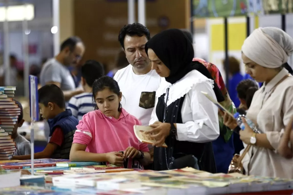 Kitap Fuarında 4 Günün Rekoru Kırıldı