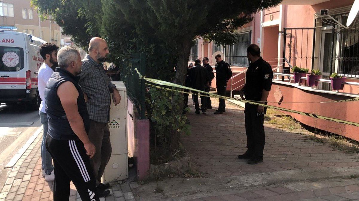 Kocaeli\'de ev yangını: 2 ölü