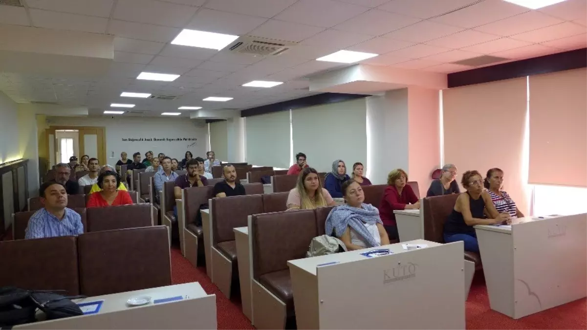 Kuşadası Ticaret Odası\'nda e-ticaret semineri yapıldı