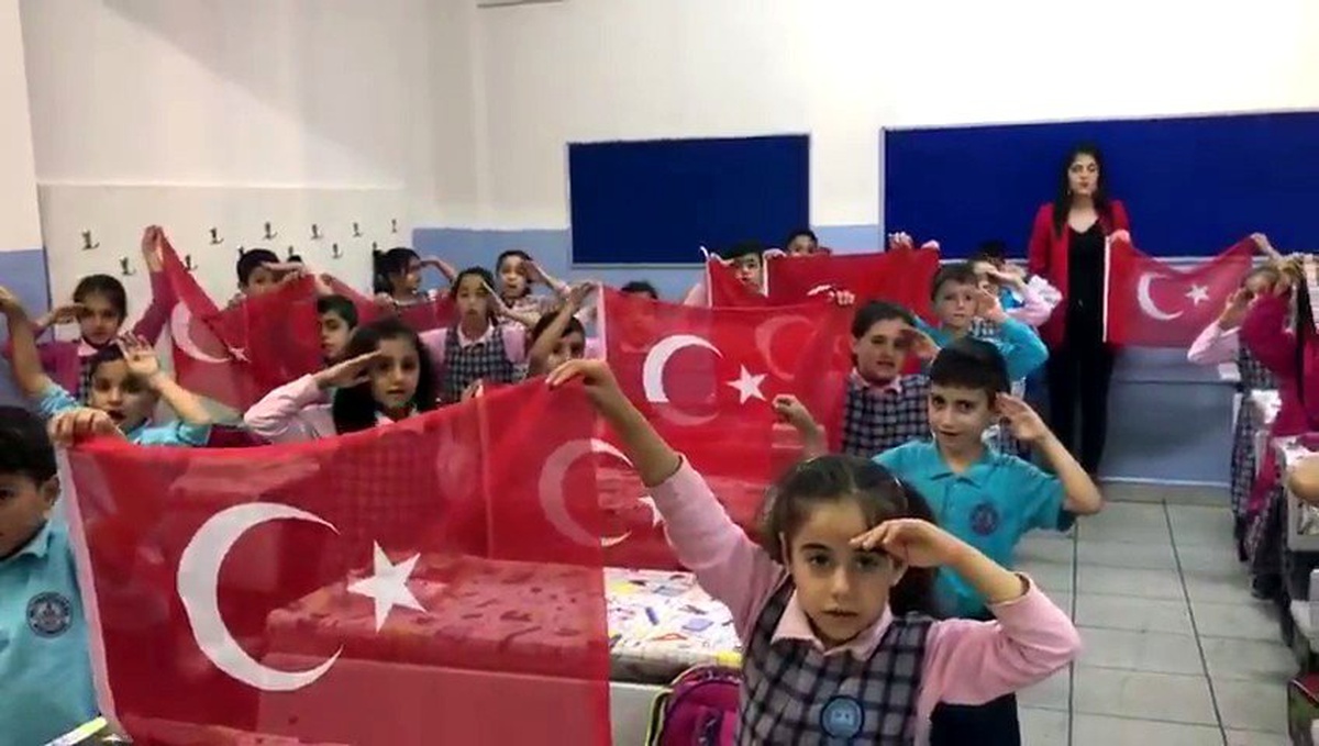 Minik öğrencilerden Mehmetçik\'e büyük destek