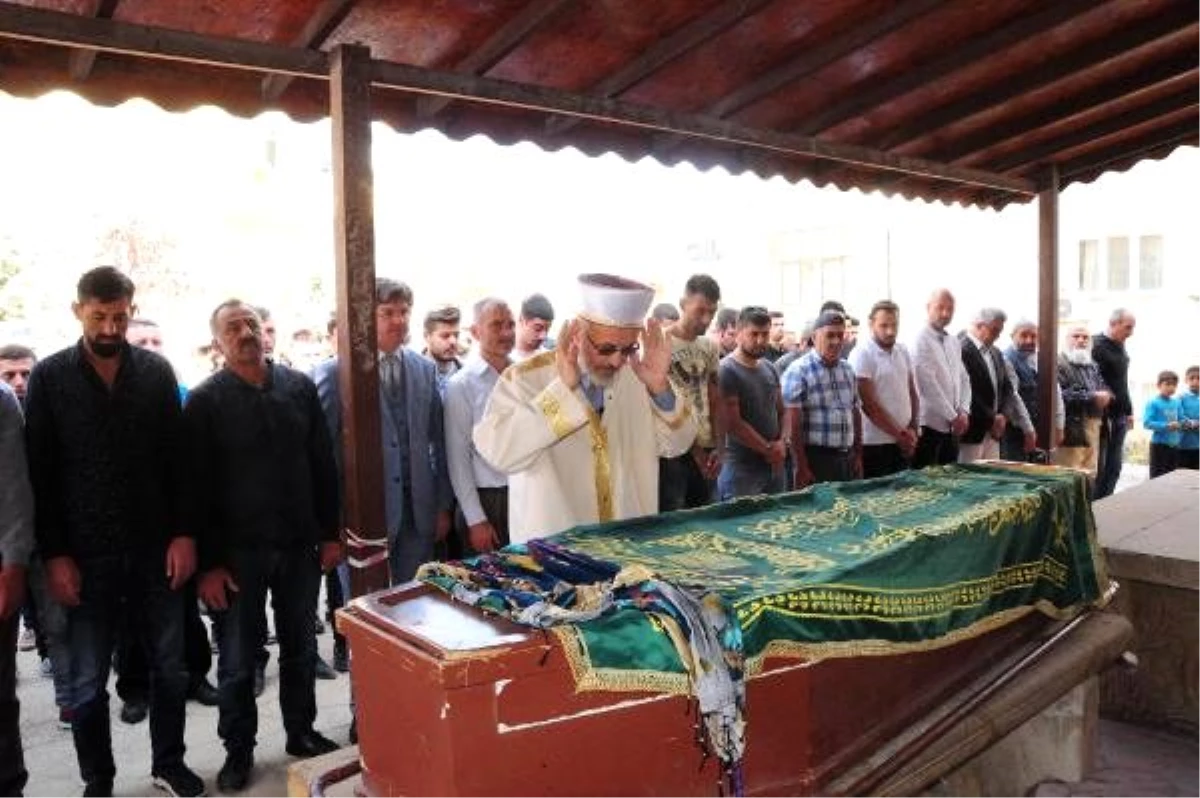 Nevşehir\'de otomobilin çarptığı Yasemin, öldü (2)