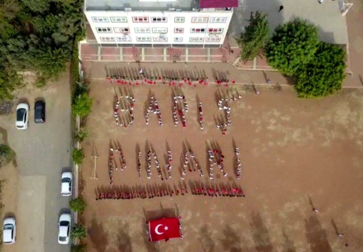 Ortaokul öğrencilerinden \'Barış Pınarı Harekatı\'na destek