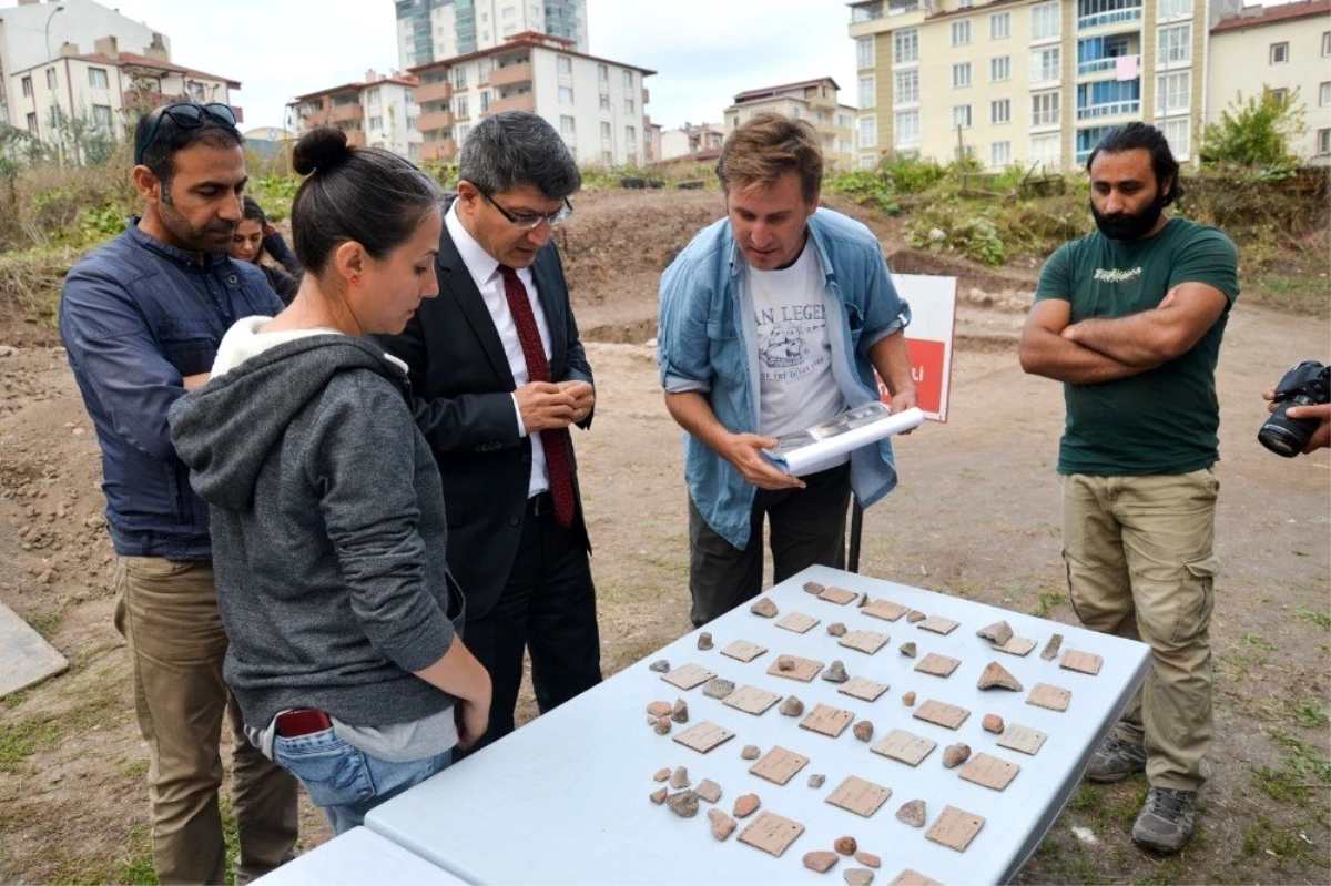Rektör Taş\'dan Bilecik\'teki 8 bin yıllık yerleşim yerinde inceleme