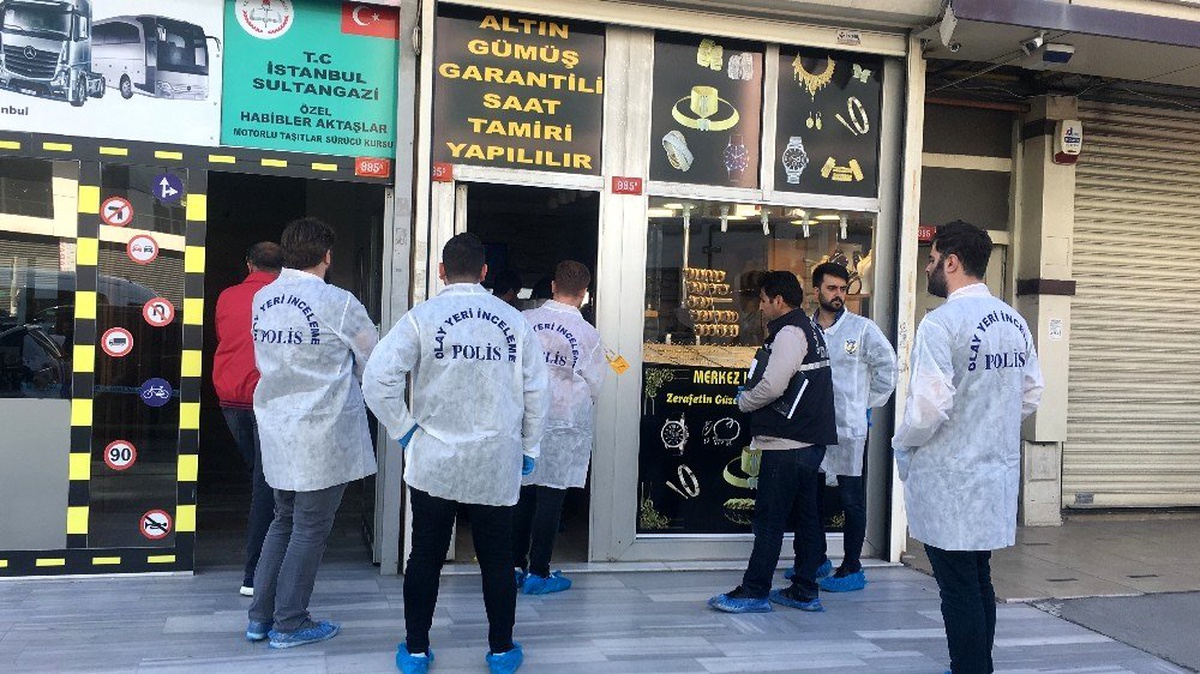 Sultangazi\'de kuyumcuyu darp edip altınları alarak kaçtılar