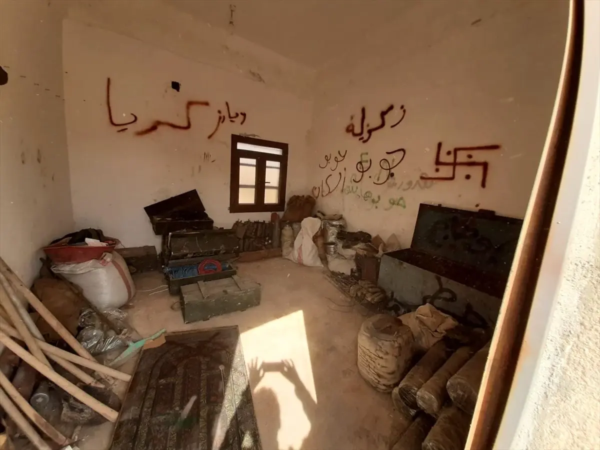 Tel Abyad\'da teröristlere ait binalardaki işaretler dikkat çekti