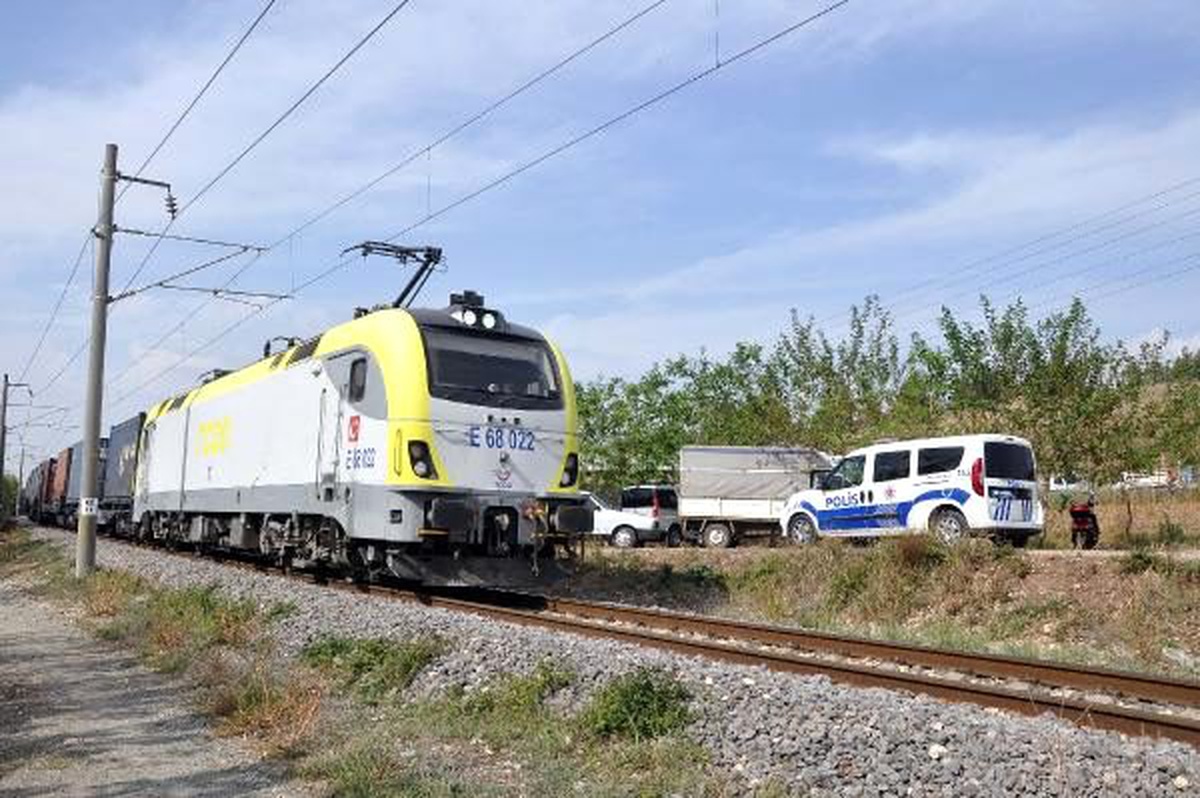 Tren çarpan 2 yaşındaki Barış, yaşamını yitirdi