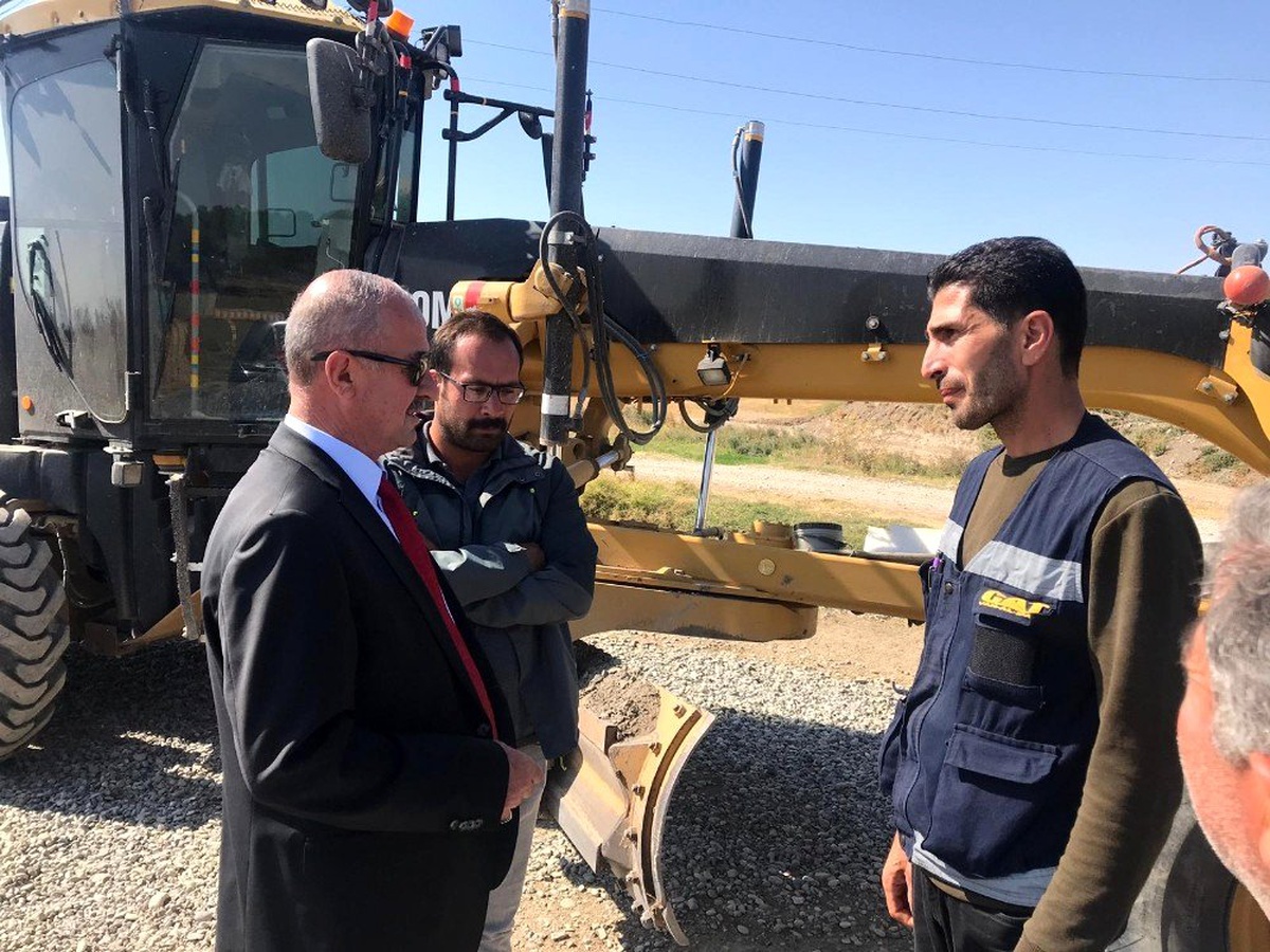 Tuşba Belediyesi, yeni yollar açarak halkın hizmetine sunuyor