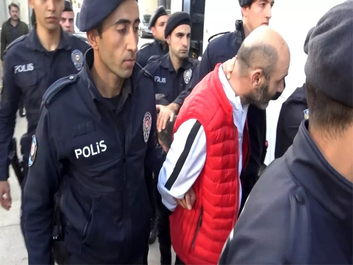 Uyuşturucu operasyonunda gözaltına alınan 25 kişi adliyeye sevk edildi