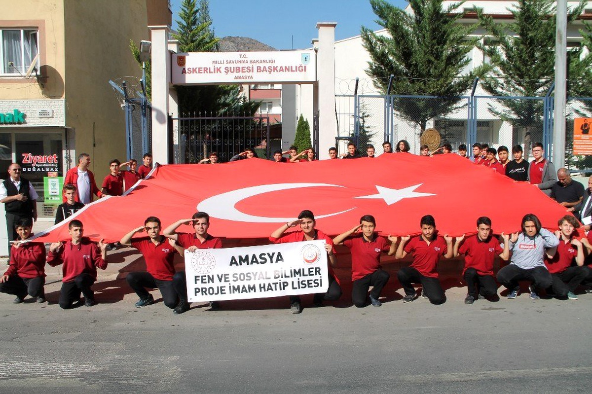 50 öğrenci \'Barış Pınarı Harekatı\'na gönüllü askerlik başvurusu yaparak destek oldu