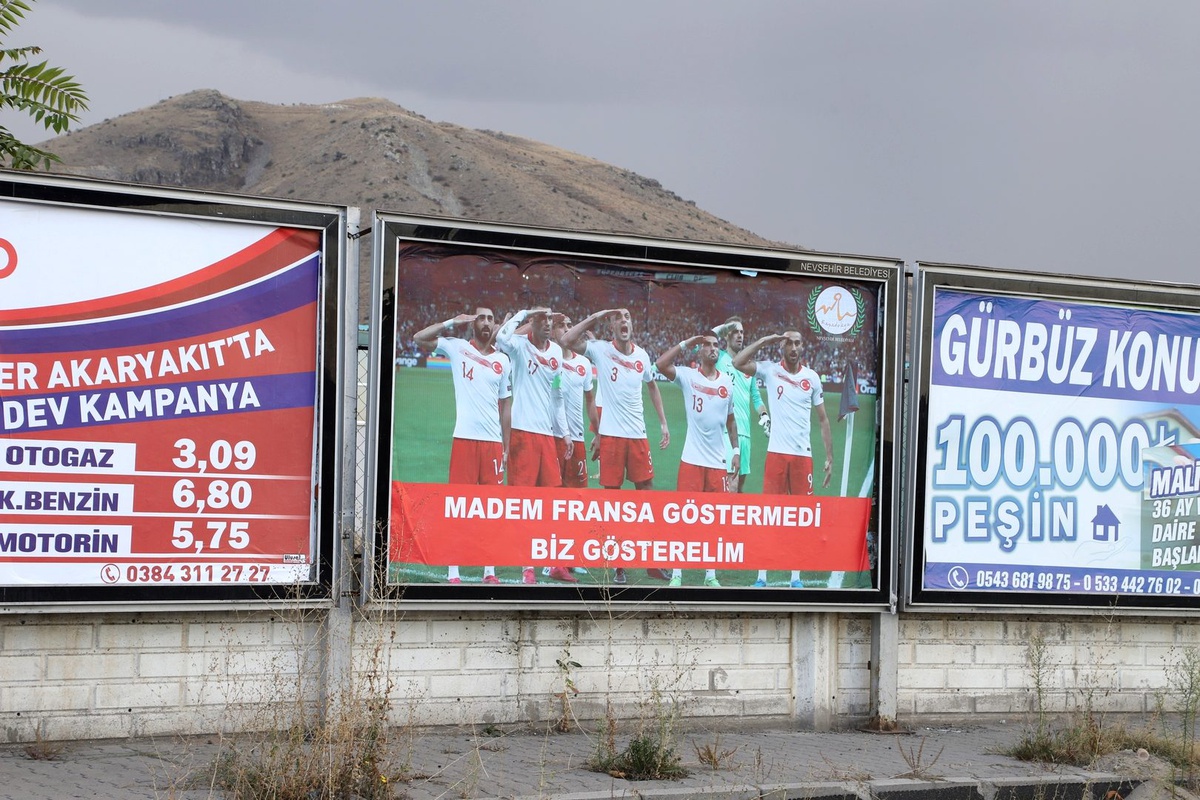 Asker selamı, şimdi ise Nevşehir sokaklarında