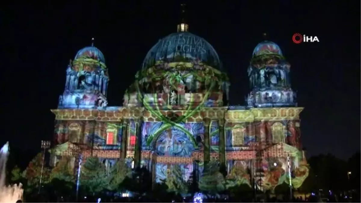 Berlin Işık Festivali renkli görüntülere sahne oldu