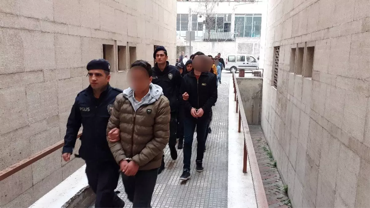 Bursa\'da sosyal medyadan terör propagandasına 4 tutuklama