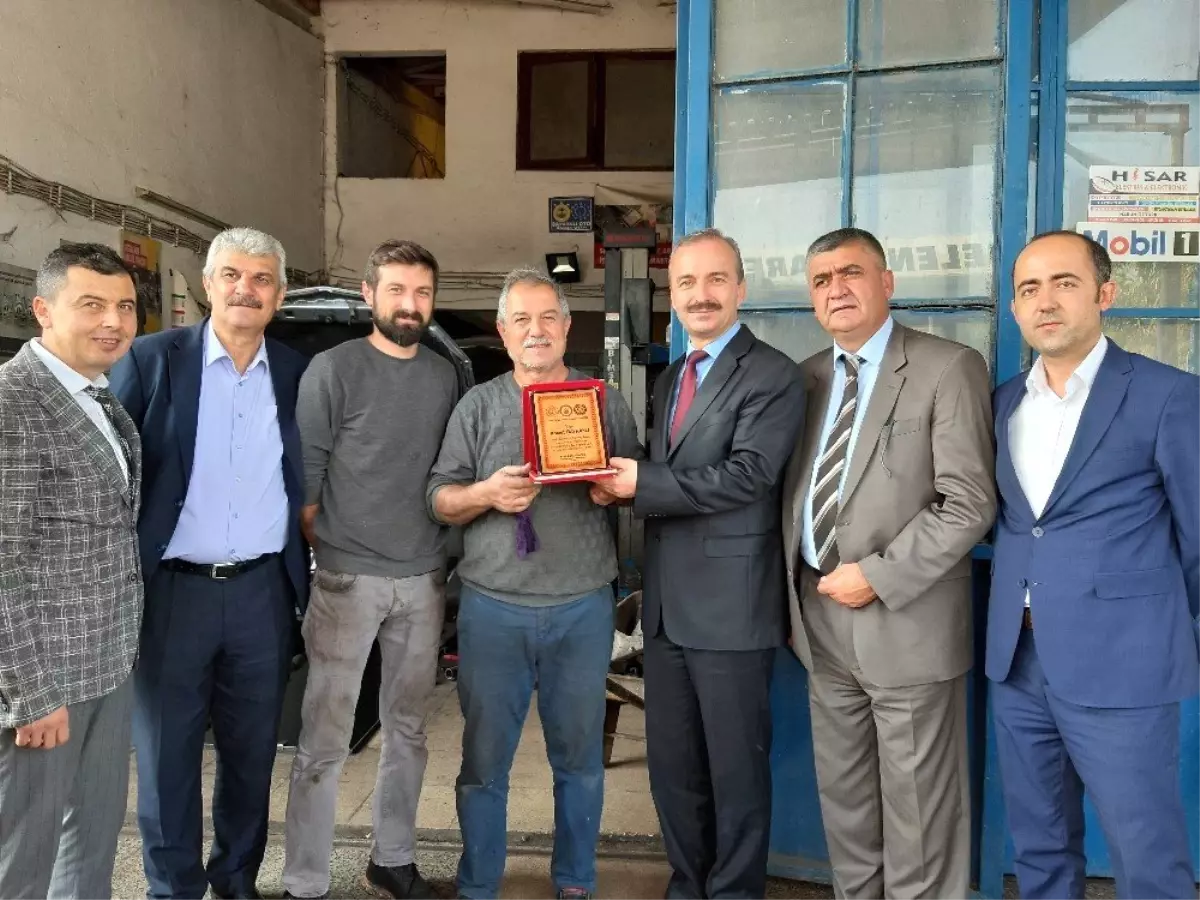 Çaycuma\'da sanayi esnafına plaket