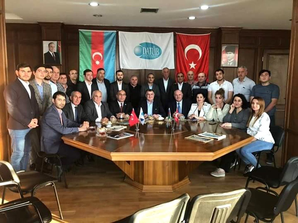 DATÜB Genel Başkanı Kassanov, Azerbaycan Temsilciliği ofisini ziyaret etti