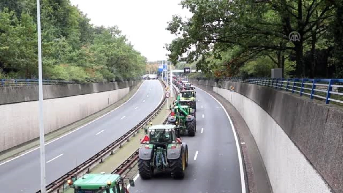 Hollanda\'da çiftçilerden, hükümetin tarım politikasına protesto - LAHEY