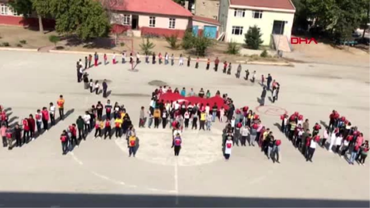 Isparta öğrencilerden mehmetçiğe koreografiyle destek