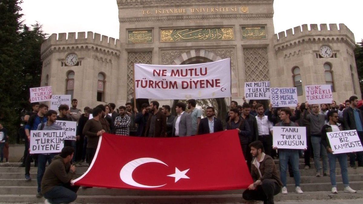 İstanbul Üniversitesi öğrencilerinden Barış Pınarı Harekatı\'na destek