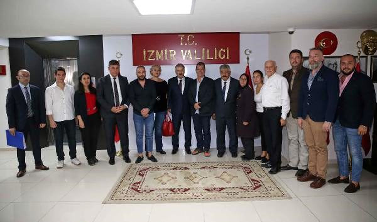 İzmir\'de yatık duran binaların yeniden risk analizi yapılacak