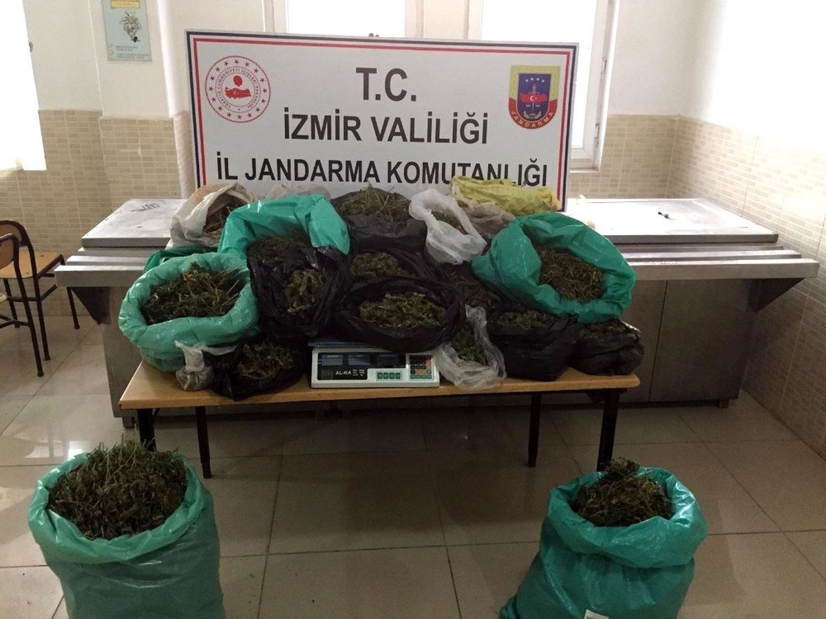 Kiraz\'da jandarmadan uyuşturucu baskını