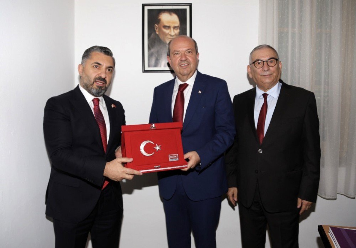 KKTC Başbakanı Tatar, RTÜK ve YYK Yönetim Kurulu ve üyelerine yemek verdi