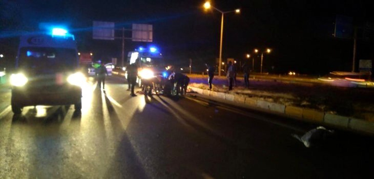 Konya\'da otomobil motosikletle çarpıştı: 2 ölü