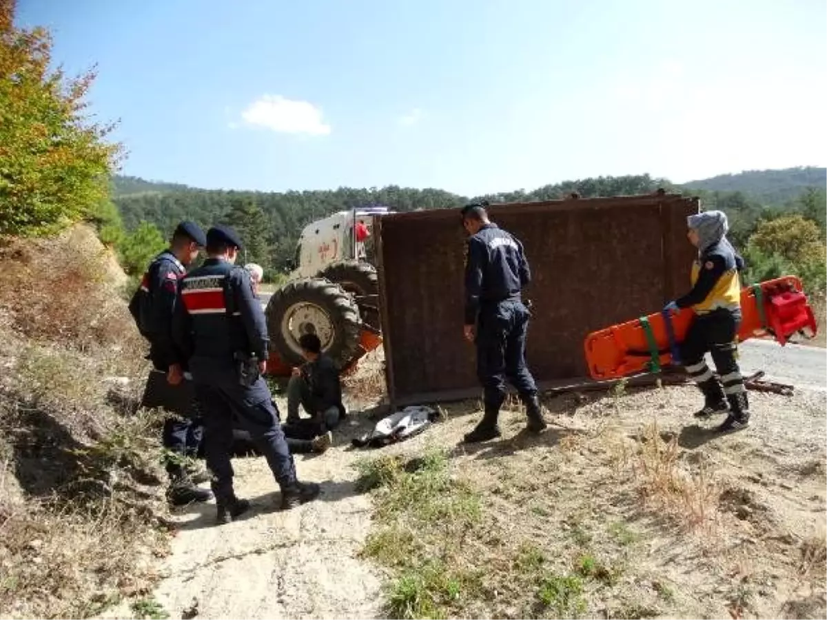 Kütahya\'da traktör devrildi: 1 yaralı