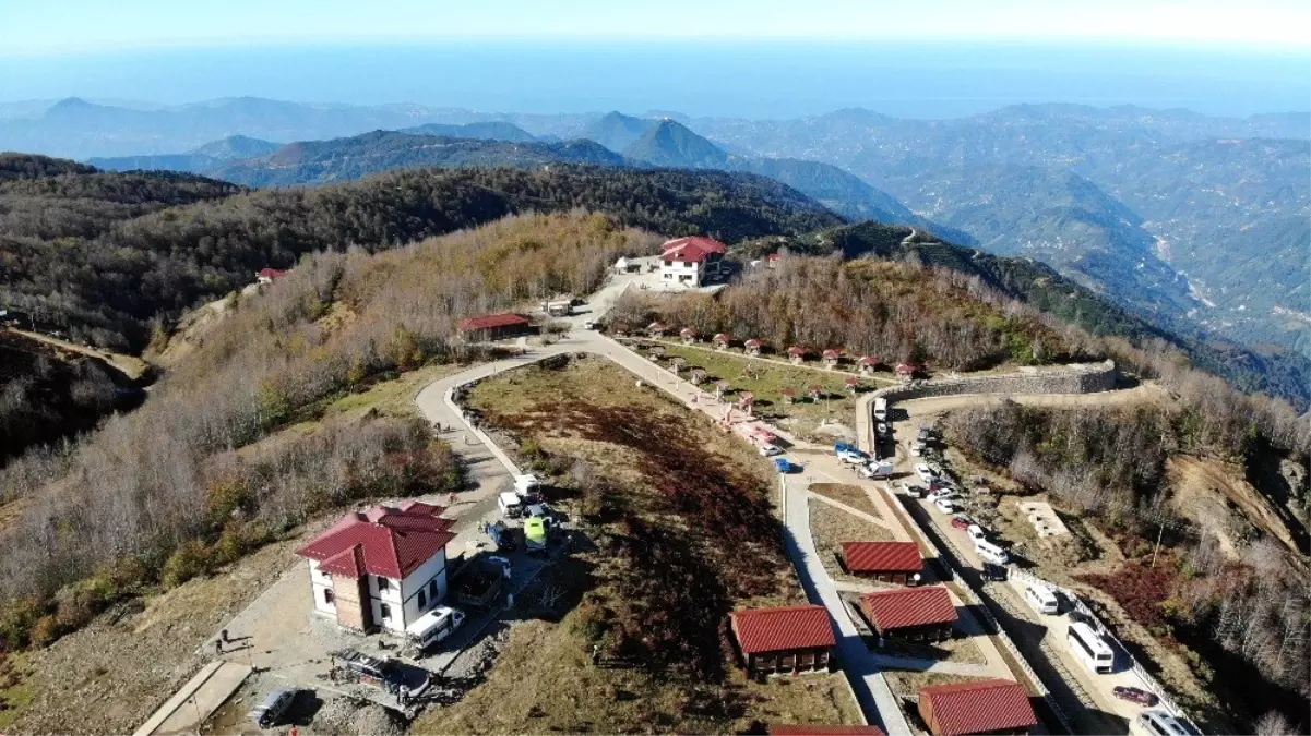 Rize şehir merkezine en yakın yayla olan Handüzü misafirlerini bekliyor