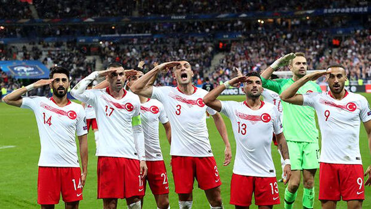 Soruşturma açılan \'asker selamı\' FIFA\'dan çıktı!