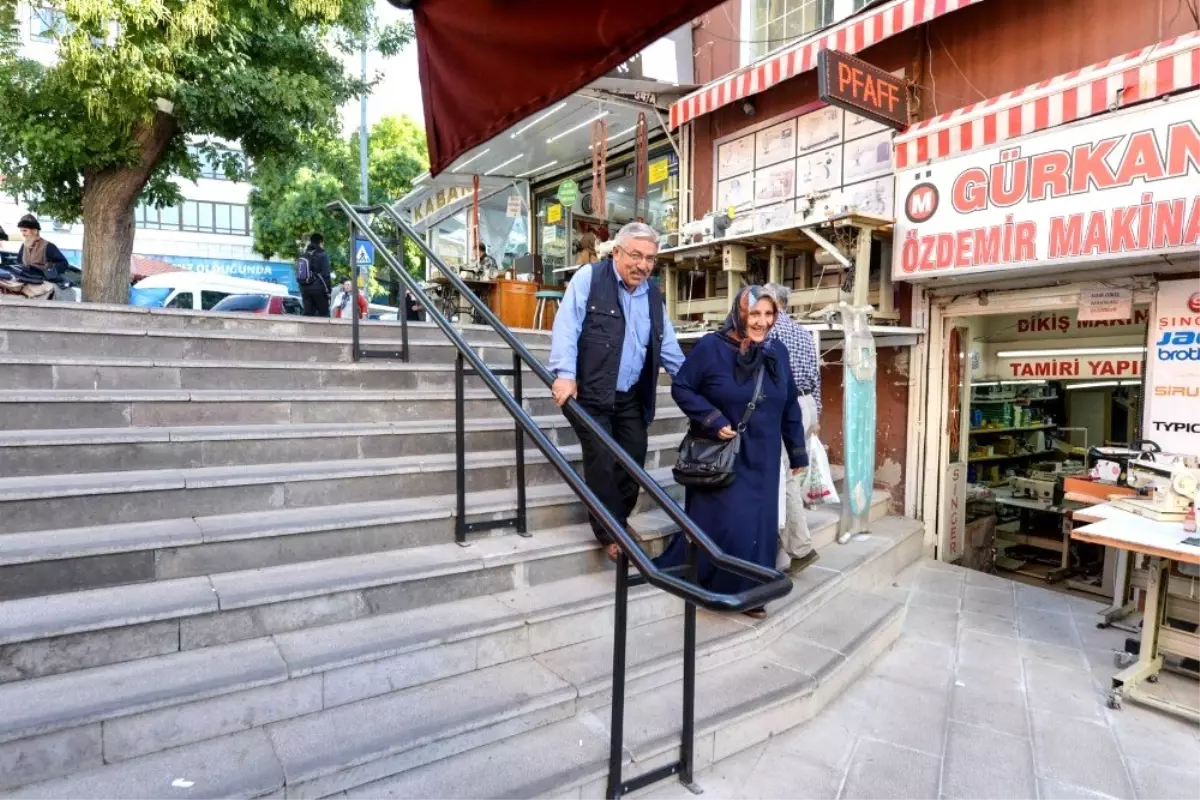 Tarihi mahallelerde merdivenler yenilendi