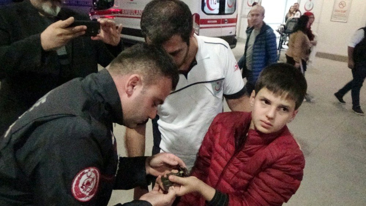 12 yaşındaki çocuk kurcaladığı vanaya parmağını sıkıştırdı