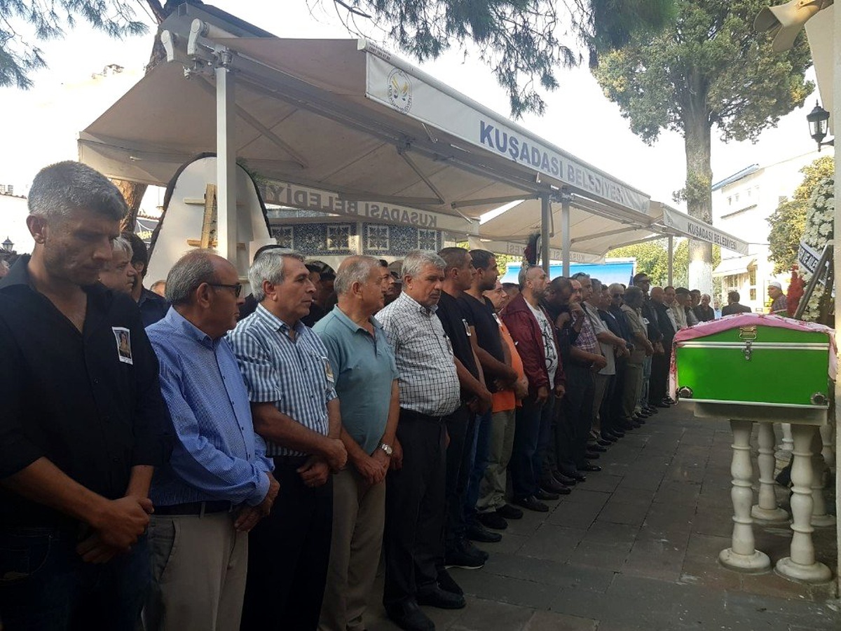 22 yaşındaki Kardelen Kuşadası\'nda toprağa verildi