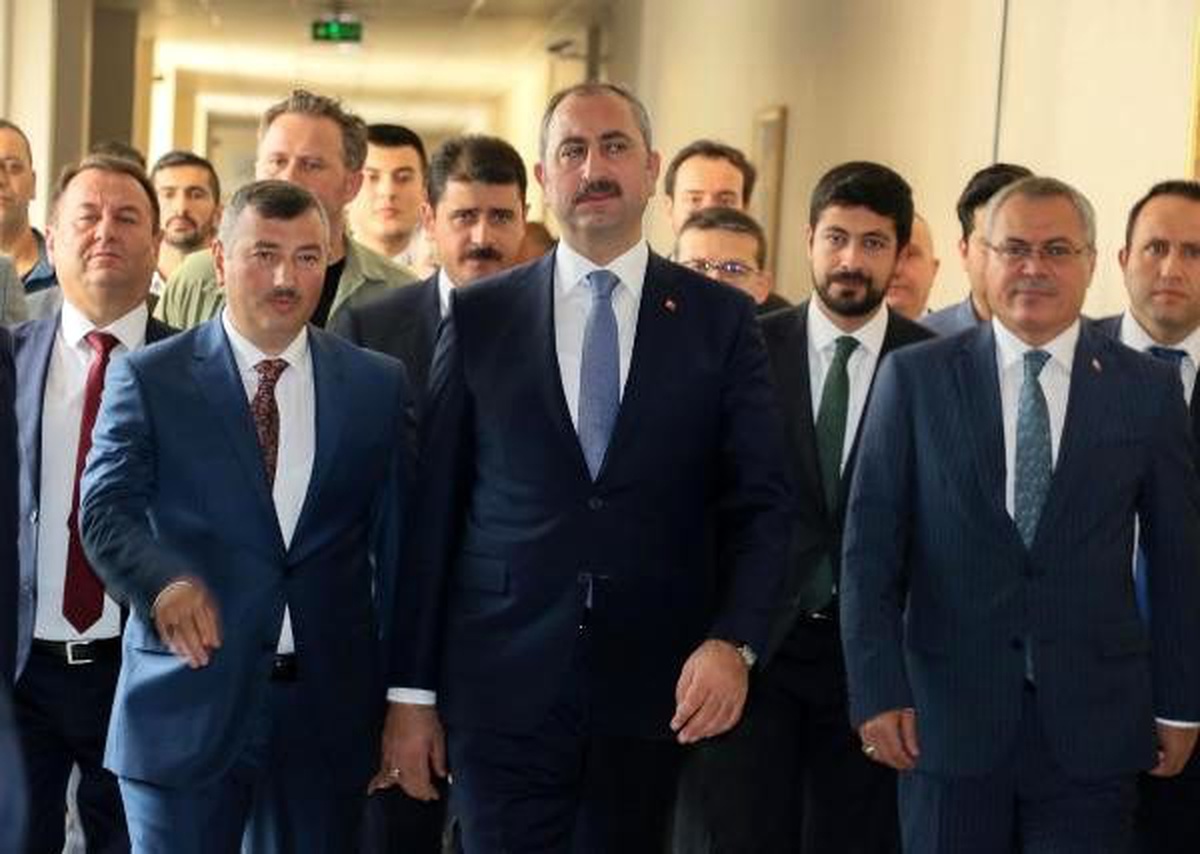 Bakan Gül: Her vatandaşımıza eşit davranmanızı istiyoruz
