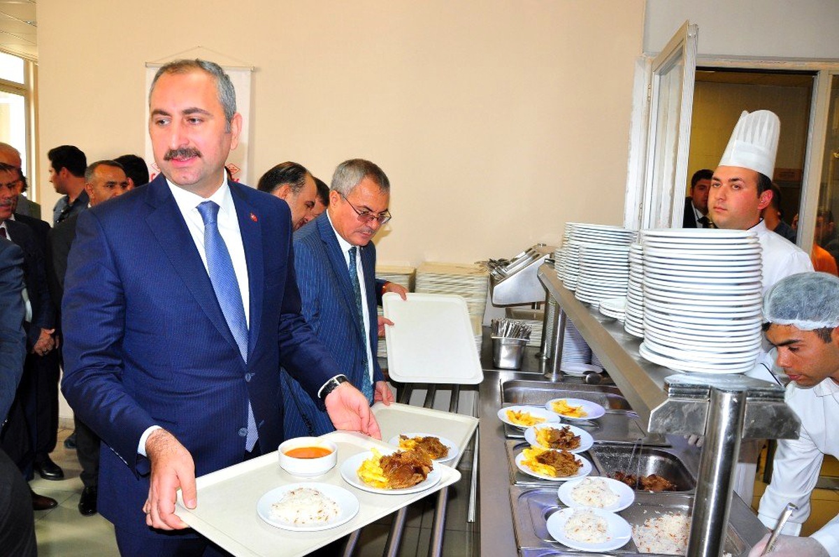 Bakan Gül: "Milletimiz adalete daha fazla güvenmek istiyor"