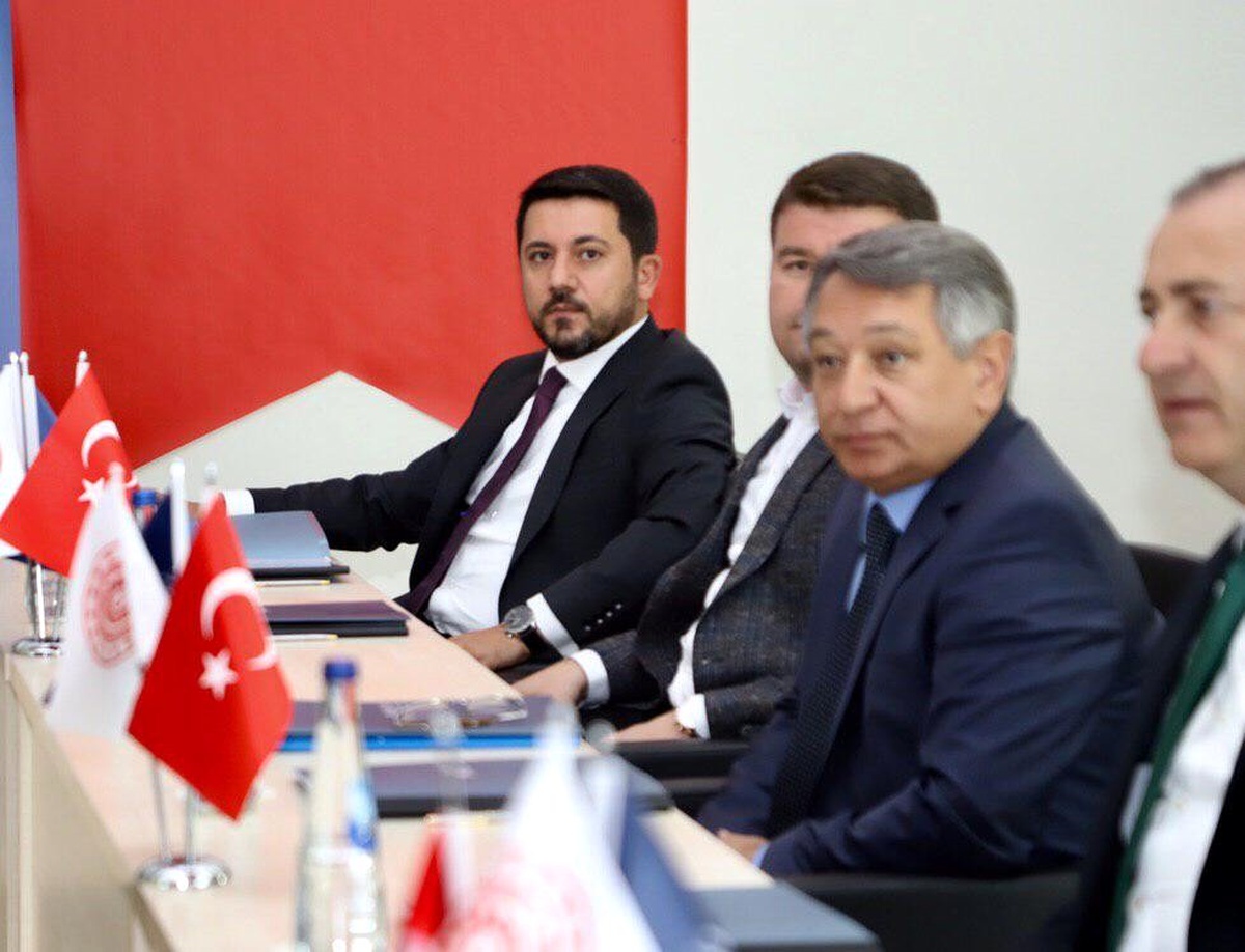 Başkan Arı, AHİKA Ekim ayı yönetim kurulu toplantısına katıldı