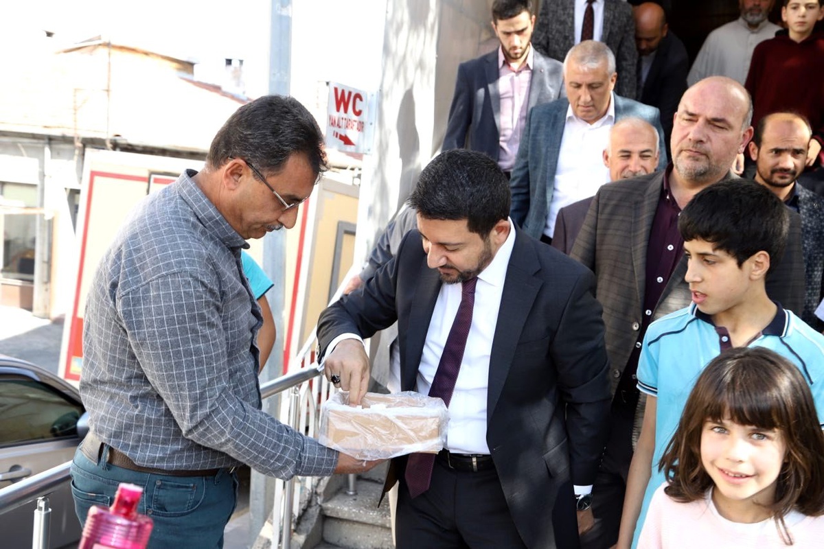 Belediye Başkanı Rasim Arı: "Türk Milleti Tek Yürek Ordusunun Ve Kahraman Mehmetçiğinin Yanındadır."