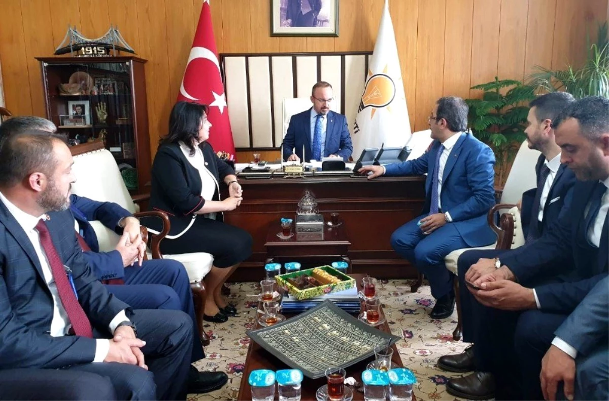 Bülent Turan TBMM\'de AK Parti İl Genel Meclisi üyelerini misafir etti