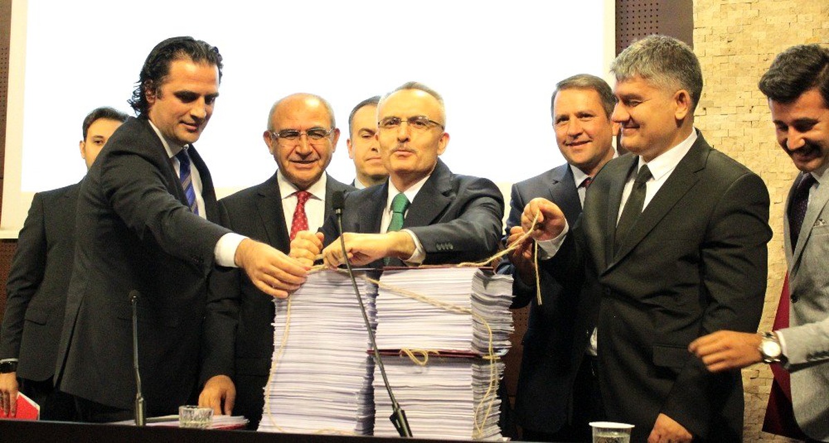 Cumhurbaşkanlığı Strateji ve Bütçe Başkanı Naci Ağbal, 2020 yılı Merkezi Bütçe Kanunu Teklifini...