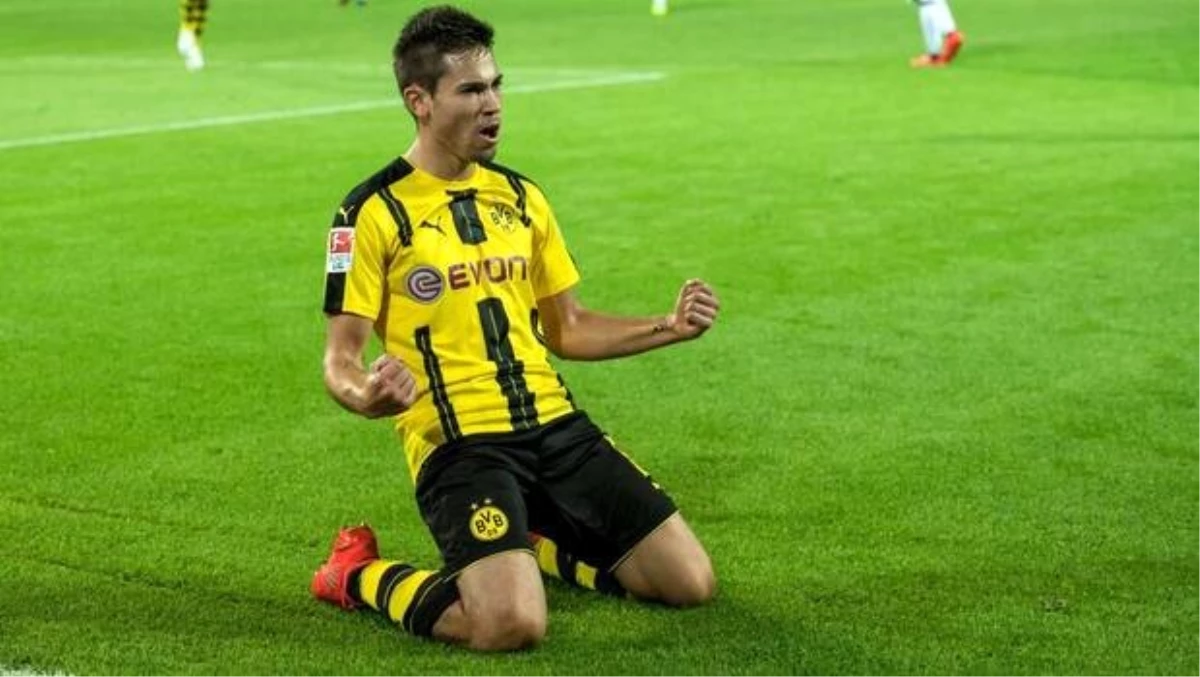 Dortmund, Raphael Guerreiro\'nun sözleşmesini uzattı!