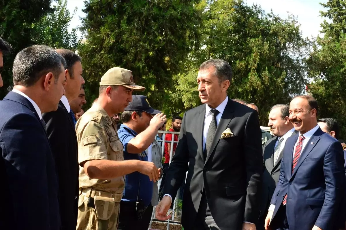 "Eğitimin aksaması söz konusu olamaz"