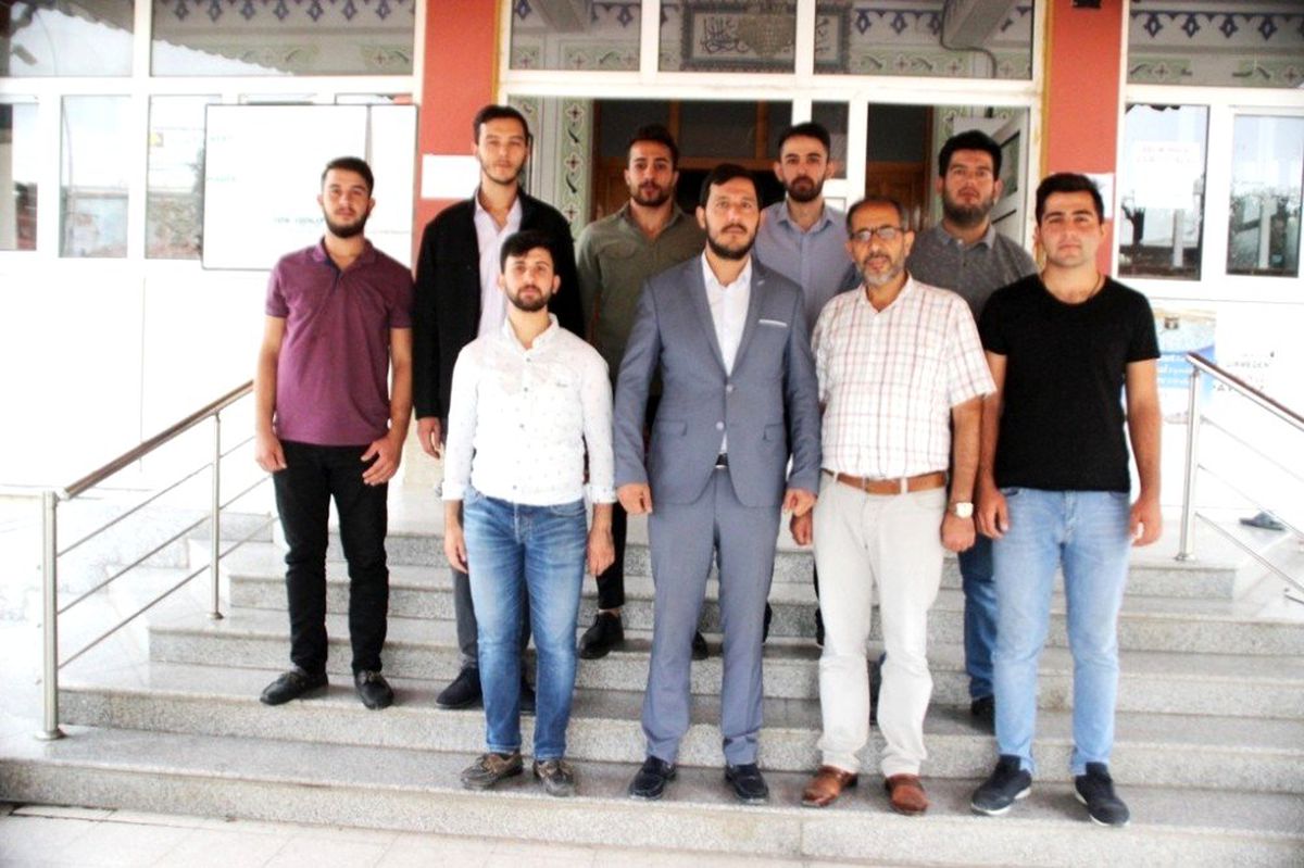 Erzin Ülkü Ocaklarından cami temizliği