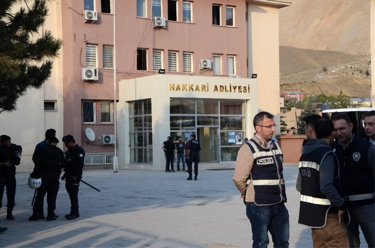 Hakkari ve Yüksekova belediye başkanları tutuklandı