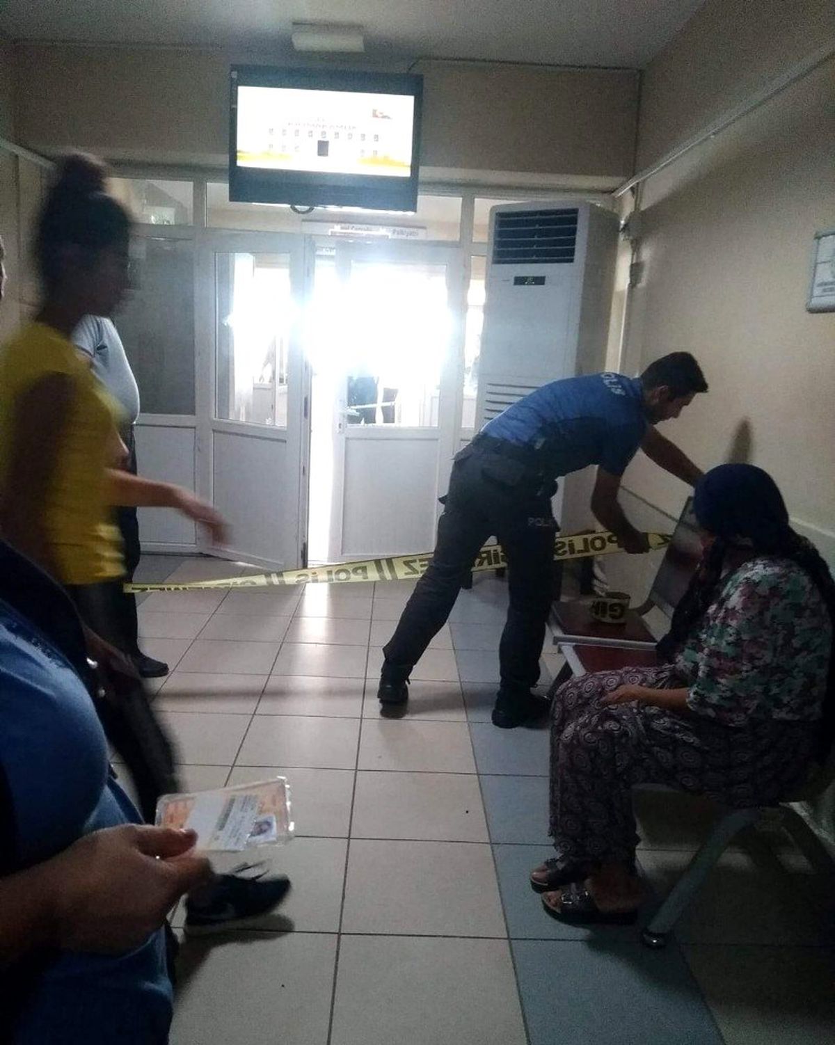 Hastanede unutulan çanta korkuttu