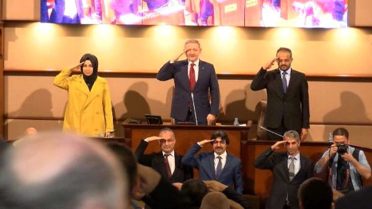 İBB Meclisi\'nden Mehmetçiğe asker selamı