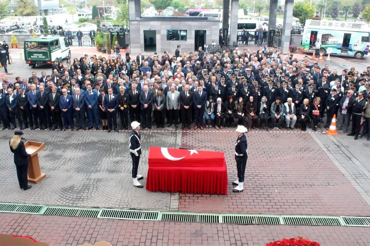 Kalp krizi sonrası hayatını kaybeden emniyet müdürü son yolculuğuna uğurlandı