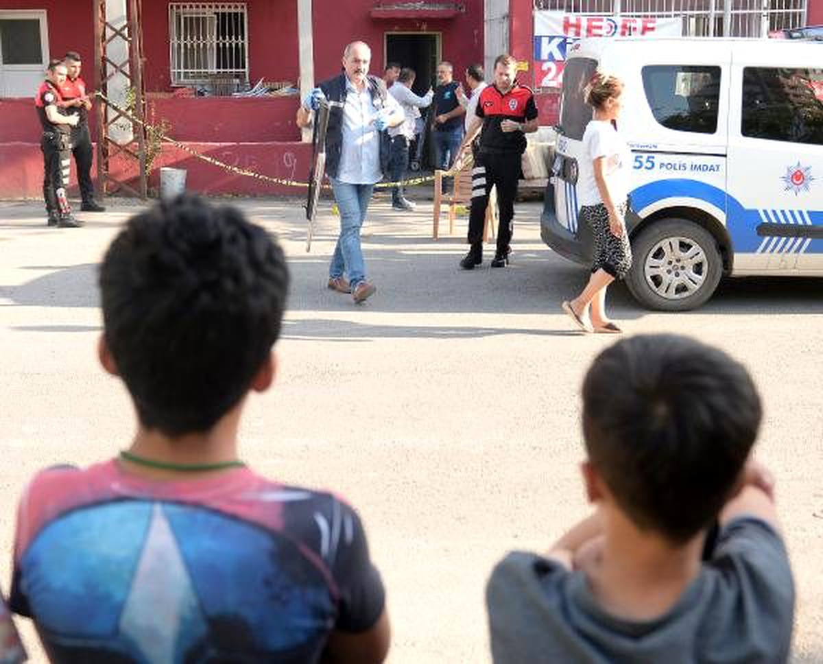 Komşuların laf atma çatışması: 1 ölü, 4 yaralı