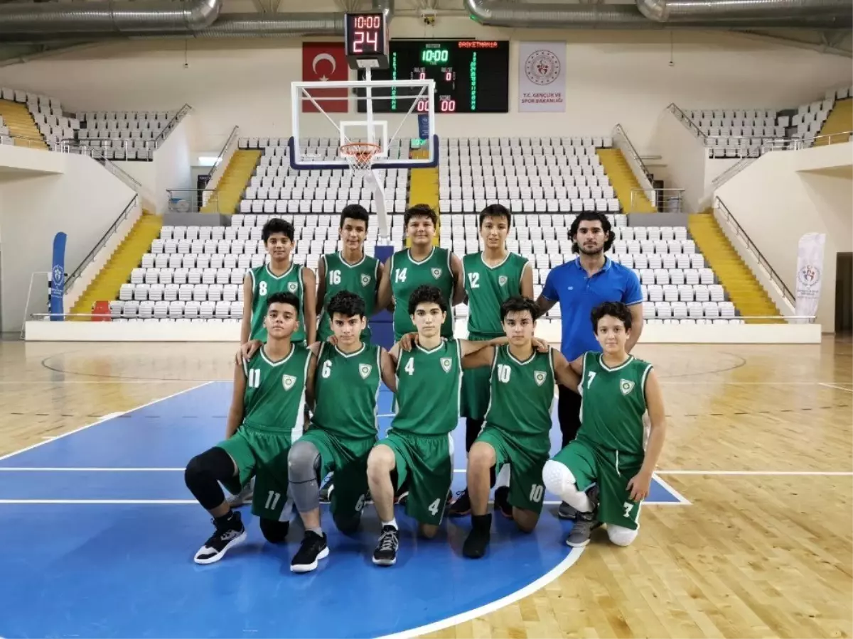 Manisa BBSK U-14 basketbol takımından farklı başlangıç