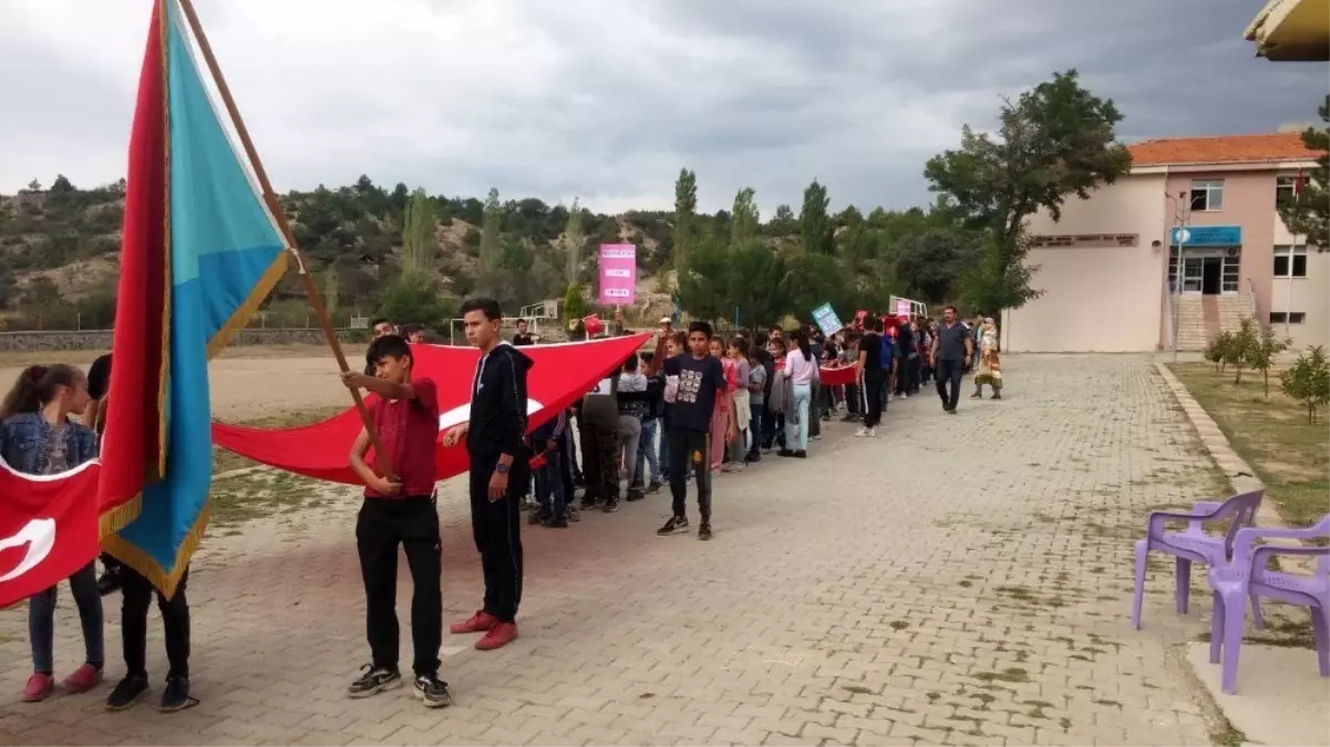 Ortaokul öğrencilerinden Barış Pınarı Harekatı\'na destek