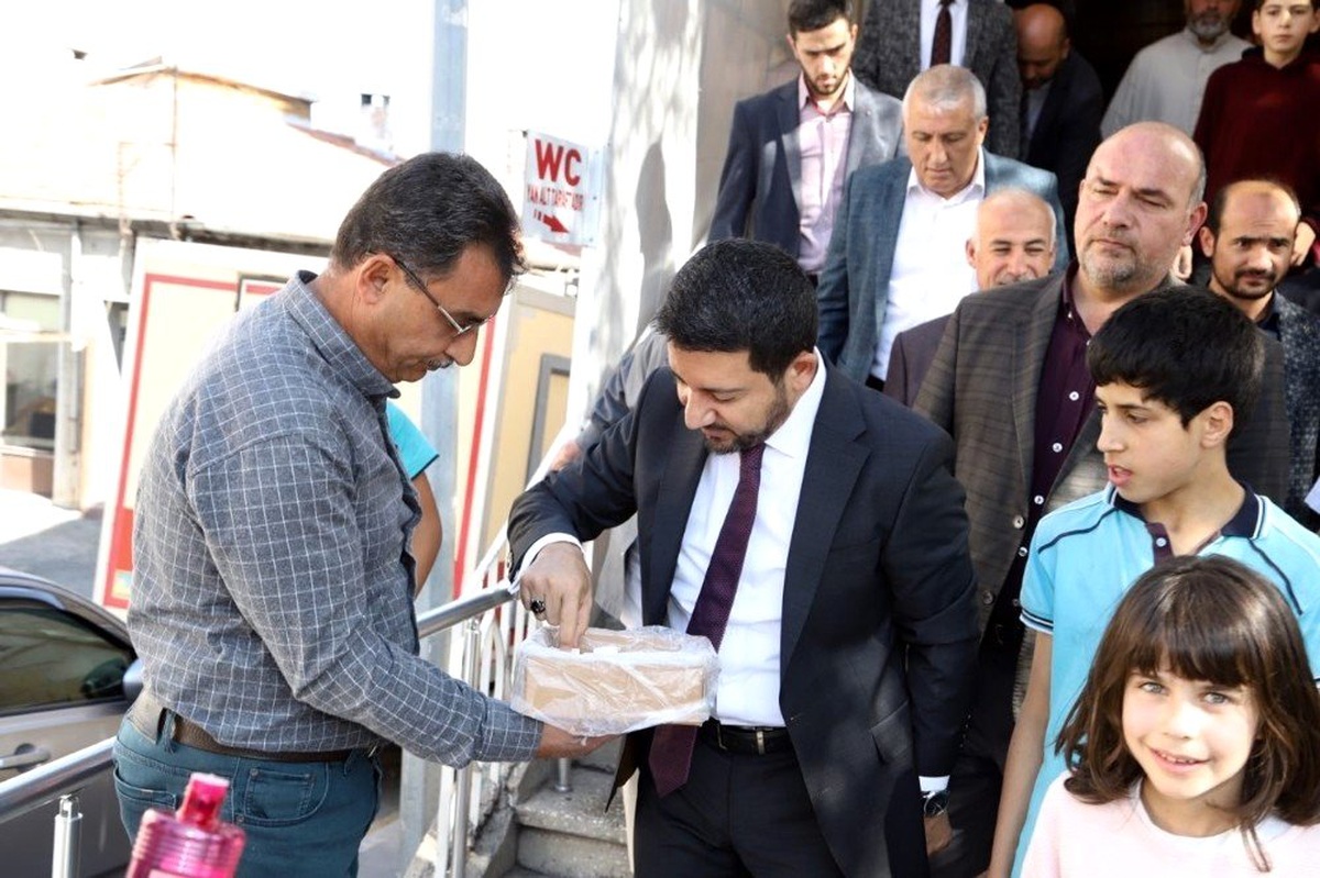 Rasim Arı, "Türk milleti tek yürek ordusunun ve kahraman Mehmetçiğinin yanındadır"