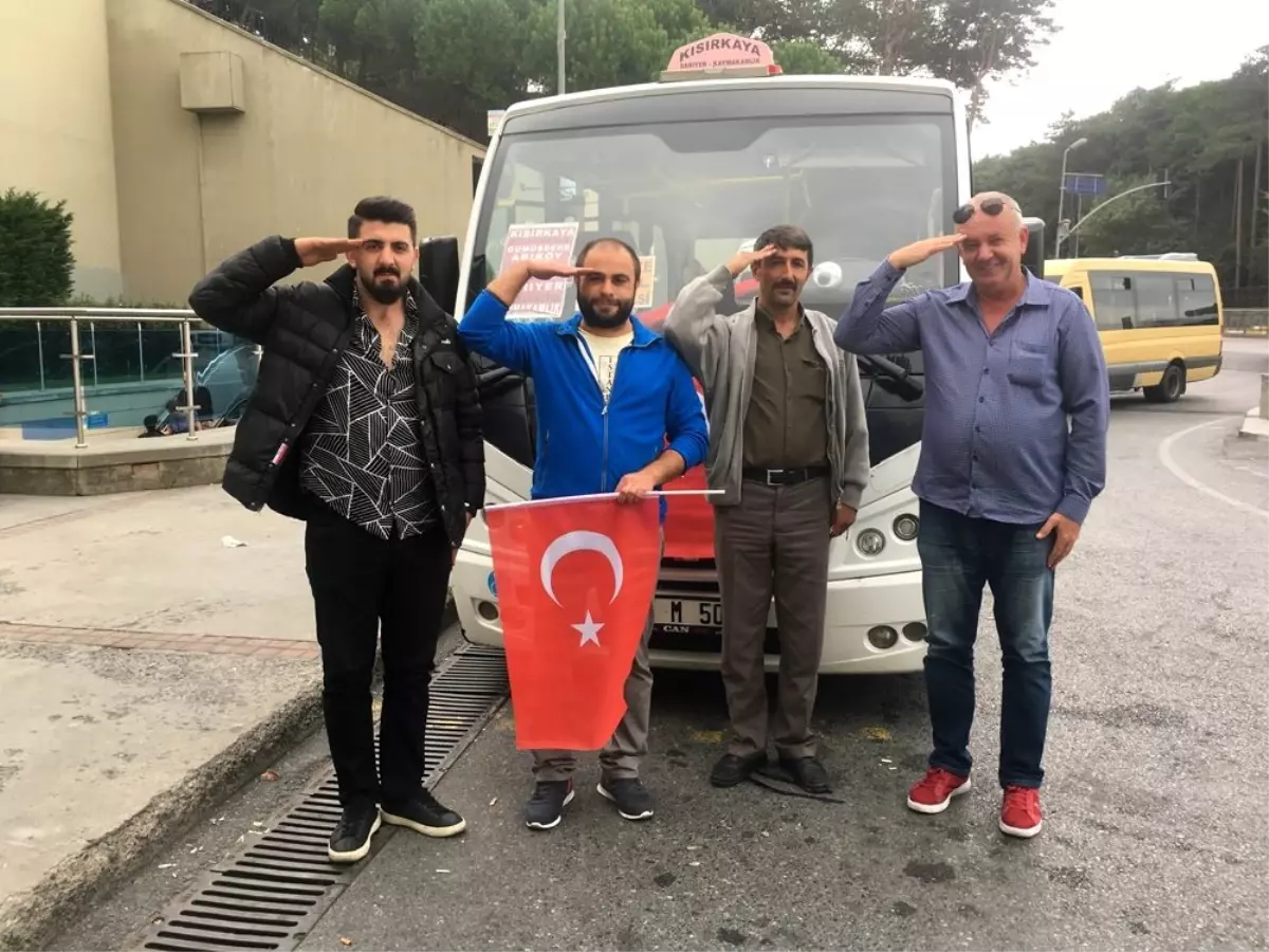Sarıyerli minibüsçülerden Barış Pınarı Harekatı\'na destek