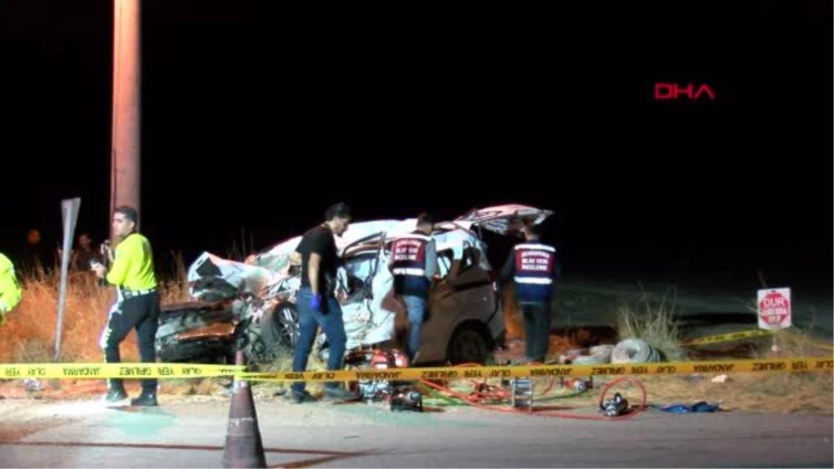 Tunceli\'de, tır ile çarpışan hafif ticari araçtaki 4 kişi öldü